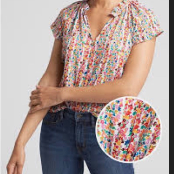 GAP Tops - GAP white printed ruffle top SIZE S